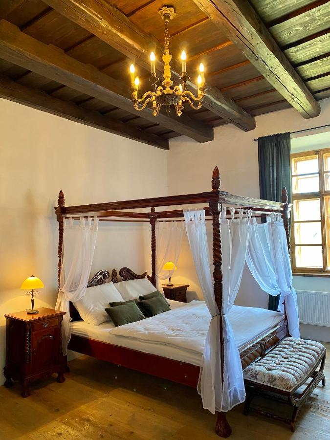 Zamek Kolstejn - Hotel Chateau Goldenstein Бранна Экстерьер фото