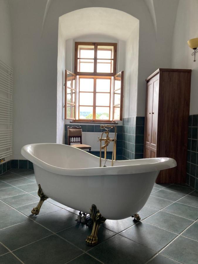 Zamek Kolstejn - Hotel Chateau Goldenstein Бранна Экстерьер фото
