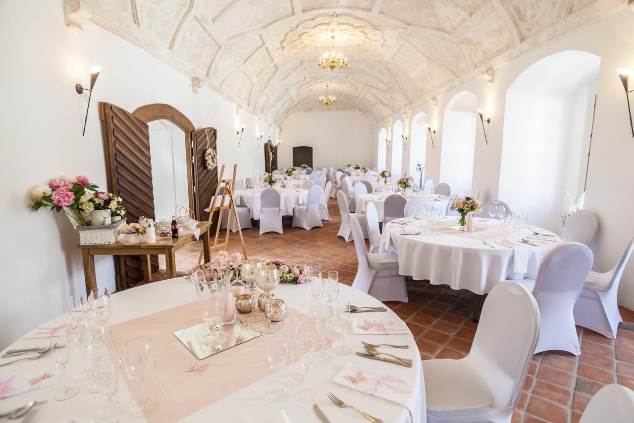 Zamek Kolstejn - Hotel Chateau Goldenstein Бранна Экстерьер фото
